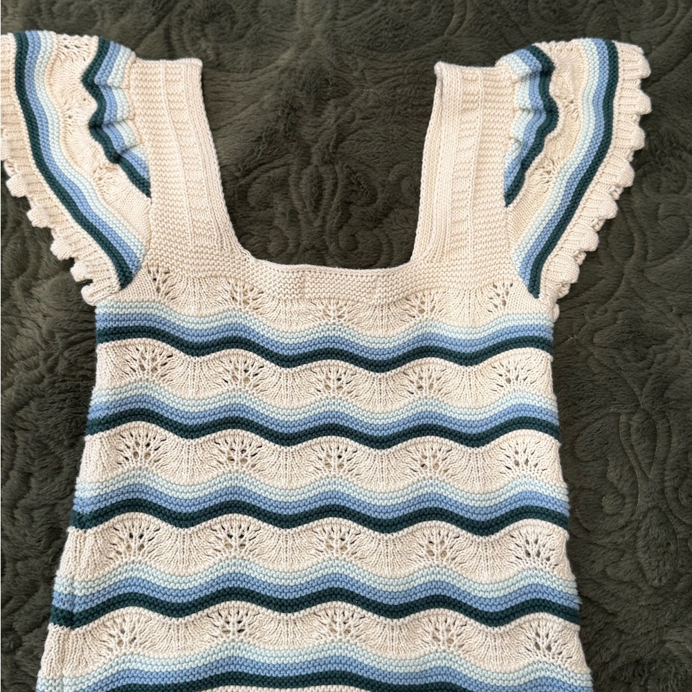 Jessica Simpson Cream and Blue Ruffle Sleeve Blouse